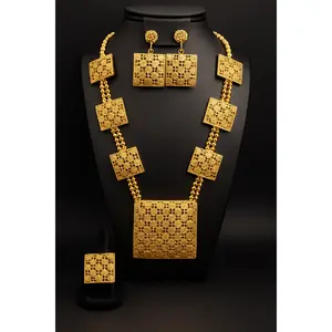 Royal Zaynah Square Filigree Gold Set