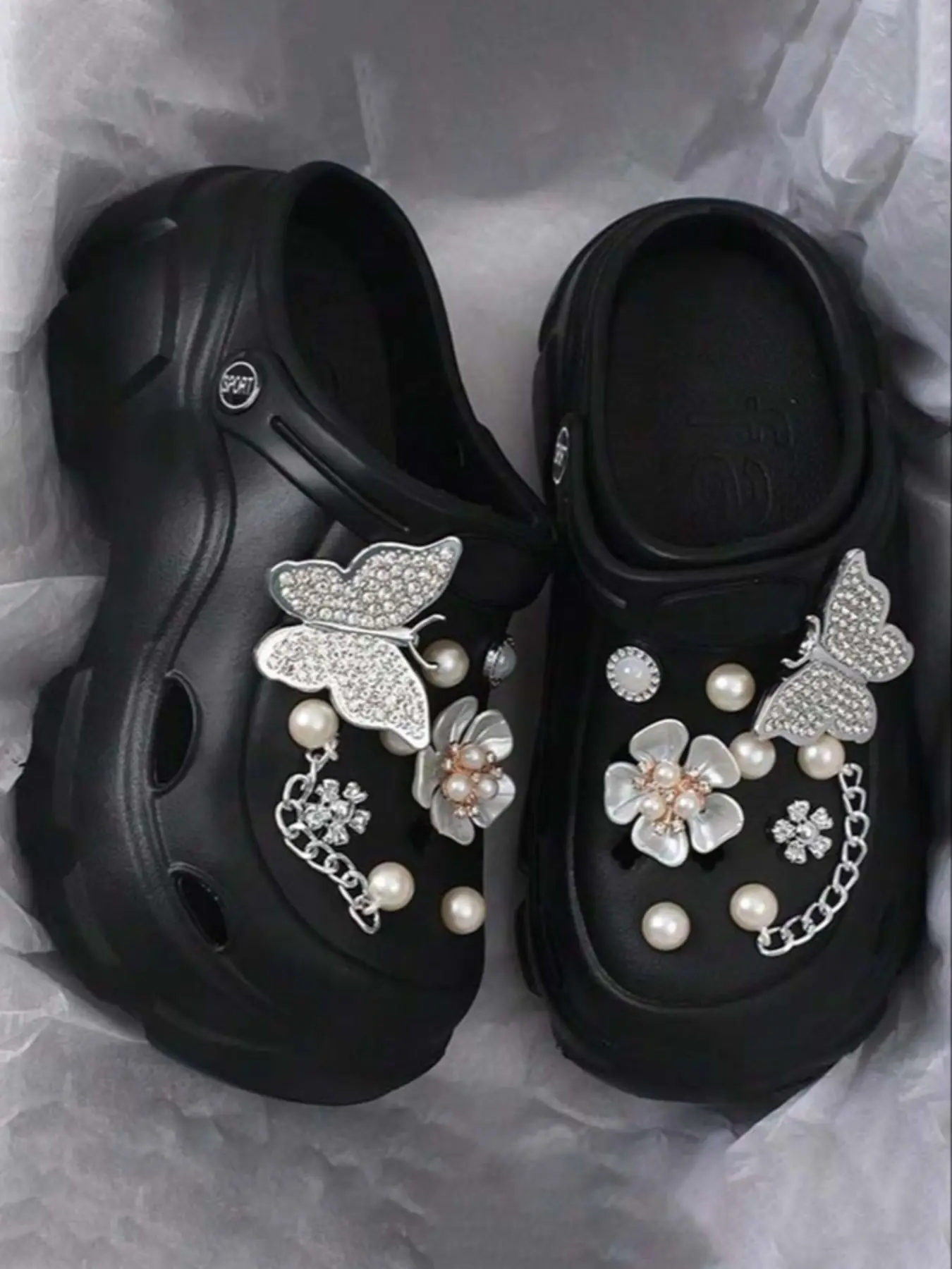 Women's New Fashion Versatile Butterfly Pearl Flower Anti-Slip Height Increasing Slip-On Casual Hole Glitter Clog Shoes, Trendy Casual Slippers, EVA Slippers, Comfortable and Stylish