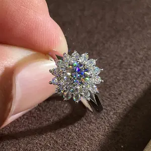 A Luxurious Double-Layer Petal Ring for Women, Adorned with Sparkling Synthetic Zirconia, Featuring a Sunflower Design, Perfect for Weddings, Parties, Daily Wear, Or As a Proposal Gift