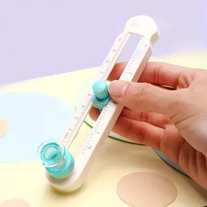Small Round Cutter, DIY Round Cutting Tool, Plastic Material, Manual Rotating Design, Ideal for Home Office Crafting & Hobby Projects