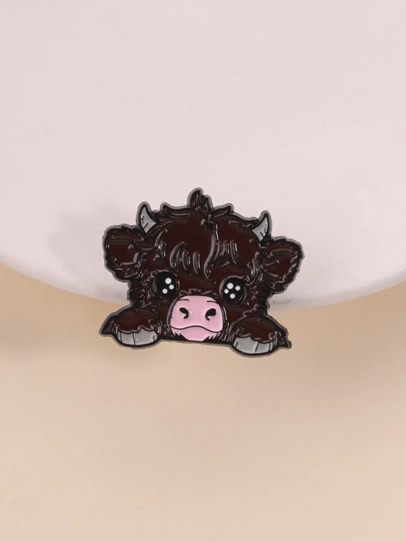 Creative Scottish Highland Cow Baby Enamel Pin Brooch Pins, Cute Cartoon Plush Design, Fashion Accessory, Unisex, Perfect Gift for Friends