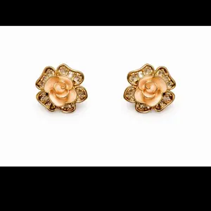 B.78 Flower Stud Earrings/ gold plated/ colores disponibles