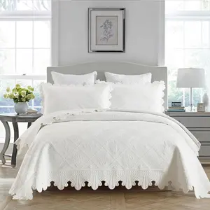 3 Pcs Elegant White Ruffled Edge Quilted Bedspread, Embossed Geometric Pattern Bed Cover with Pillowcases, Soft Cotton Blend Bedding Set, French Country Farmhouse Style for Bedroom Decor