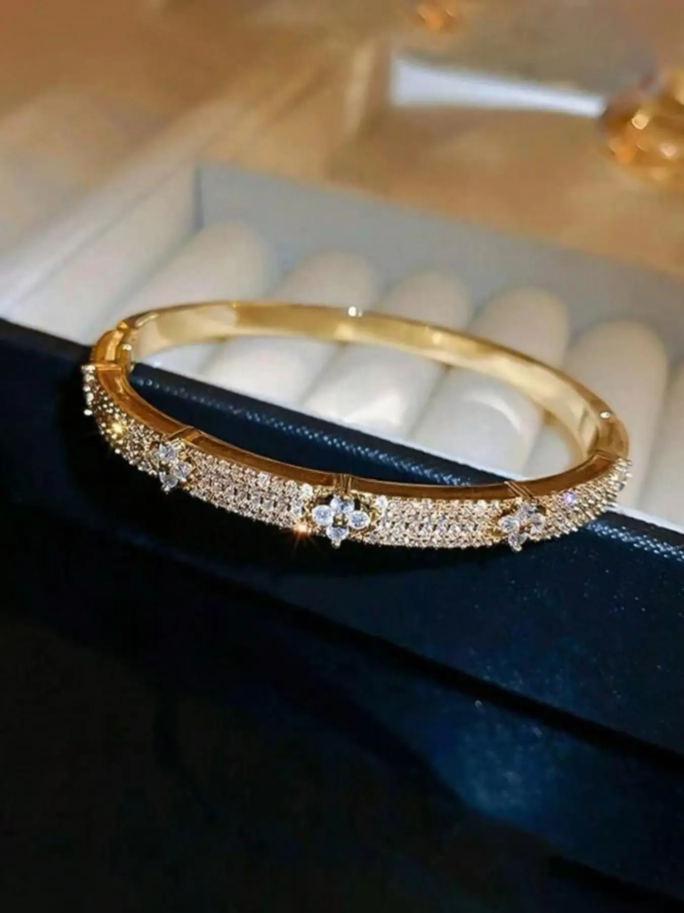 Elegant Cubic Zirconia Decorated Bracelet, Fashion Jewelry Accessory for Women, Perfectly Showcases Daily Elegance and Party Charm, An Ideal Gift, Elegant Minimalist Bangle, High Quality Fashionable Bracelet