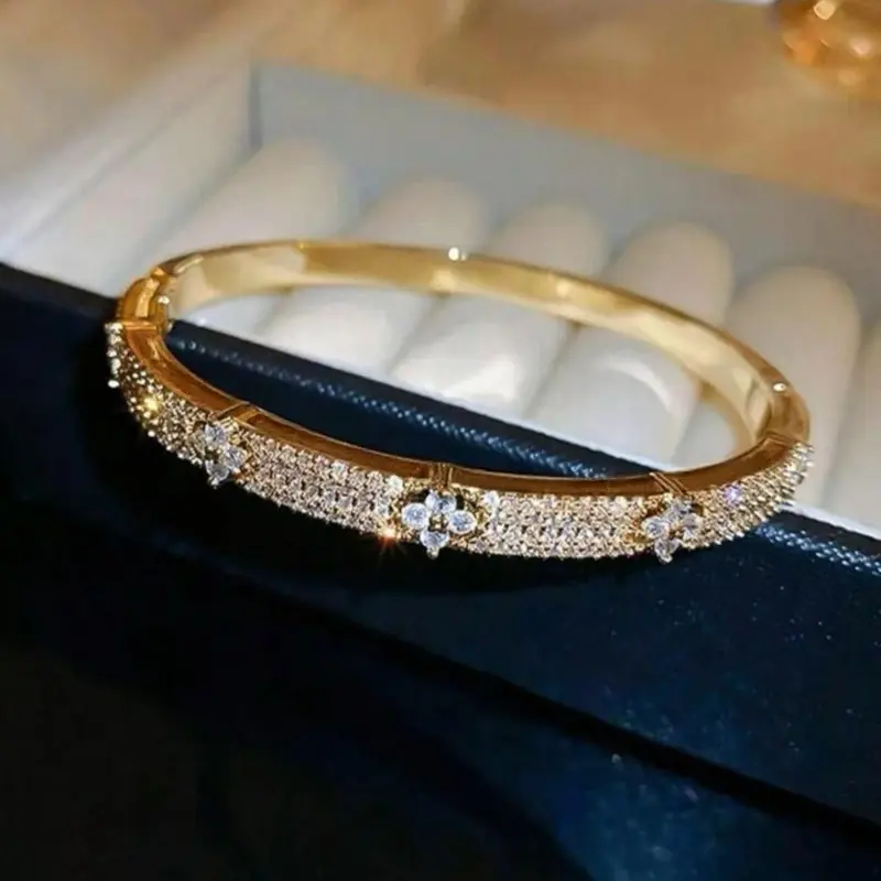 Elegant Cubic Zirconia Decorated Bracelet, Fashion Jewelry Accessory for Women, Perfectly Showcases Daily Elegance and Party Charm, An Ideal Gift, Elegant Minimalist Bangle, High Quality, Fashion Bracelets