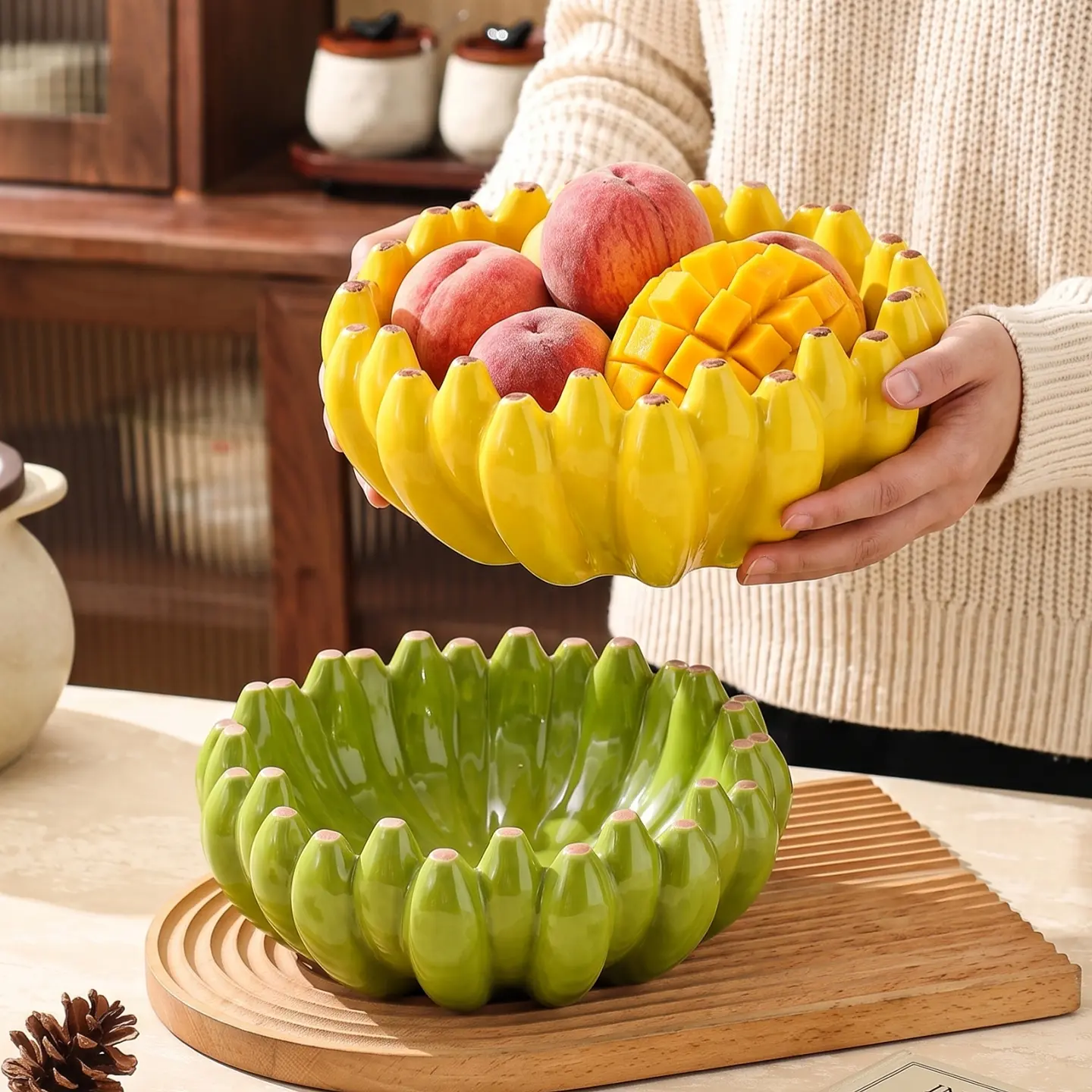 HongDian Banana Bunch Shaped Large Porcelain Tableware Bowl - 1300ml/44oz Food-Safe Bowl, Optional Yellow/Green, Premium Ceramic, Novelty Kitchen Decor, Salad Serving Dish, Housewarming Gift, Dishwasher/Microwave Safe