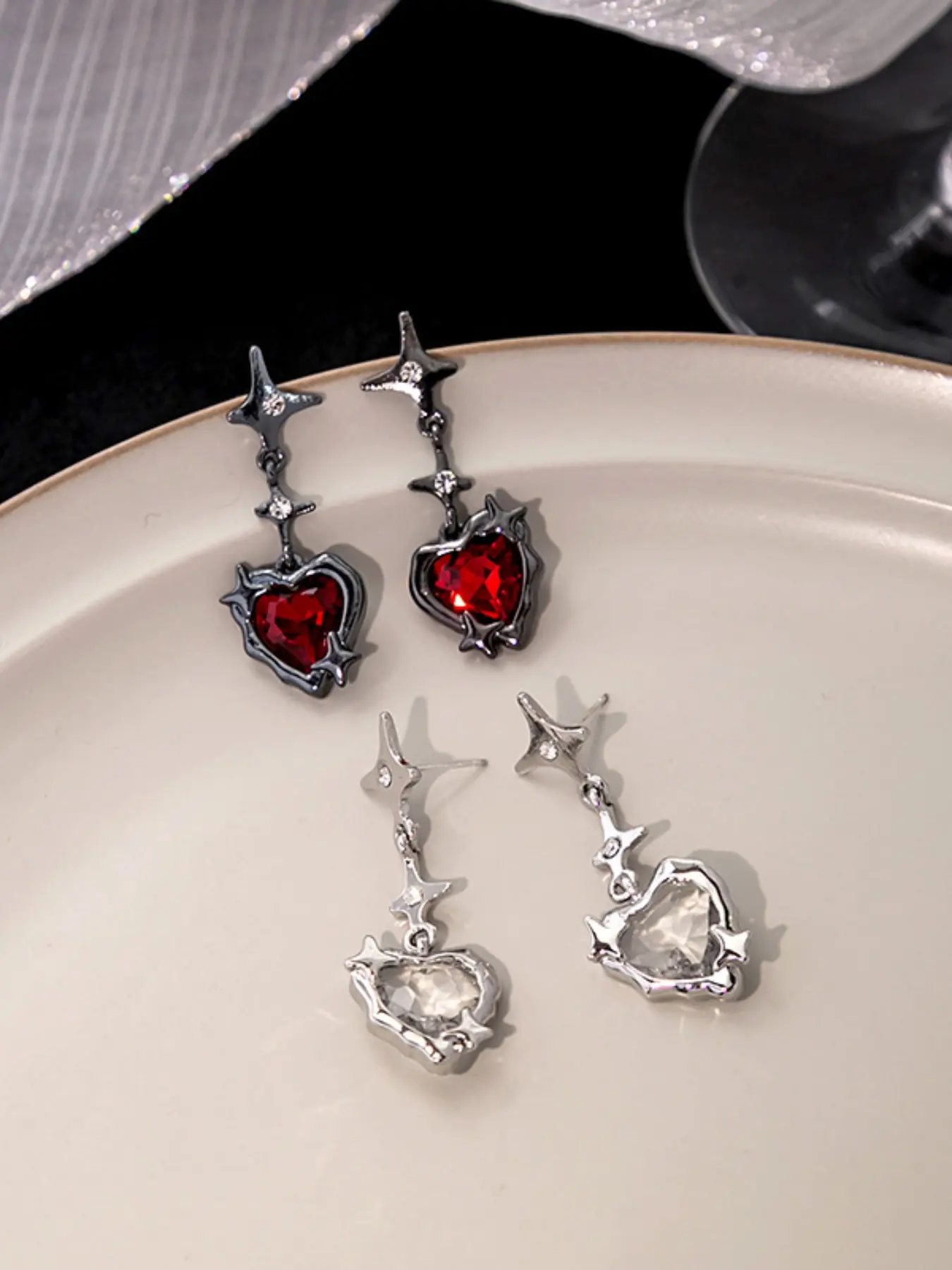Silver Color Sweet Cool Dark Crystal Heart Earrings, New Four-Point Star Peach Heart Dangle with Diamonds, Folded Ear Jewelry, Heart Shaped Earrings