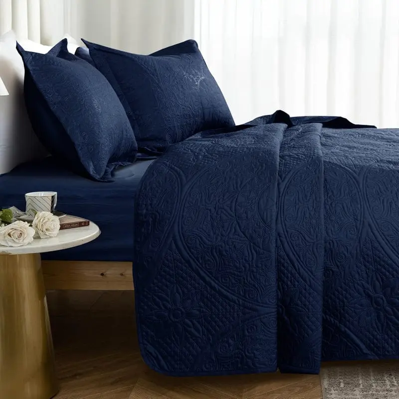 Lightweight Quilted Bedspread Set - 3-Piece Oversized Bedding with 2 Matching Pillow Shams, Cooling, Breathable, Wrinkle-Resistant, Durable, All Sizes, Ideal for Bedding Decor & Gifting