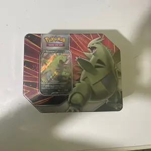 POKEMON V STRIKERS TIN TYRANITAR V SEALED Educational