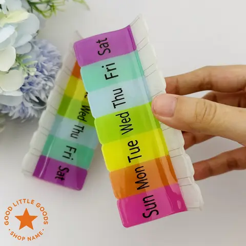 GoodLittleGoods Weekly Rainbow Pill Organizer Hair Claw – Double-Sided Durable Plastic Healthcare Clip for Women & Girls, Inspired Fun Gift Design for Medical Professionals, Pharmacists, Doctors & Fellow ill besties, Premium Hair Accessory for Her, BFF