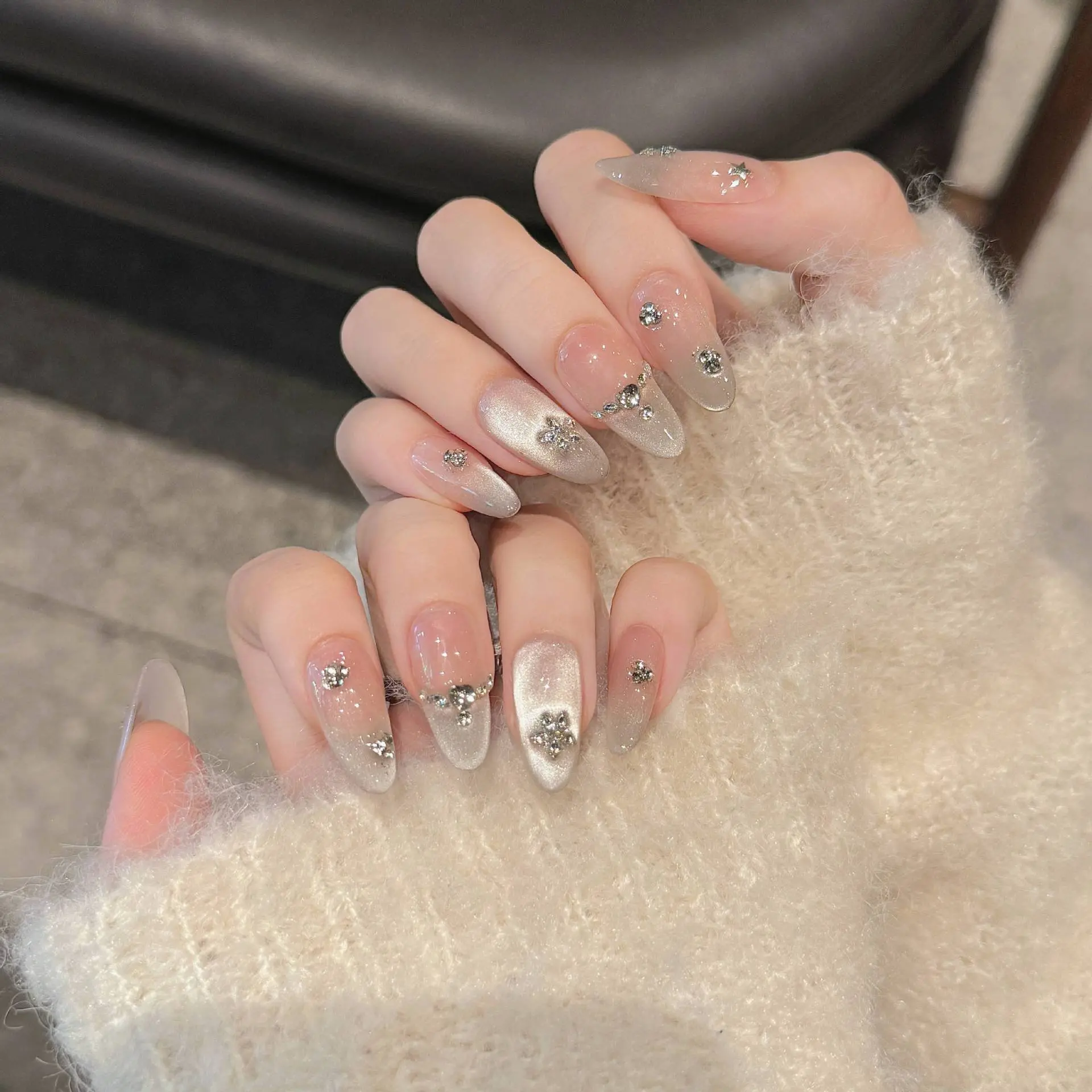 Transform Your Look Instantly with This Premium Artificial Nails Art Set - Dazzling Star Crystal Accents Perfect for Special Occasions and Glamorous Everyday Wear