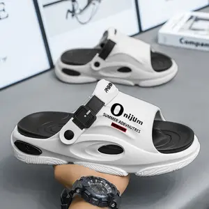 Men's thick-soled shock-absorbing sandals, featuring a trendy two-tone design. Suitable for both indoor and outdoor use, with an outdoor casual sports style.