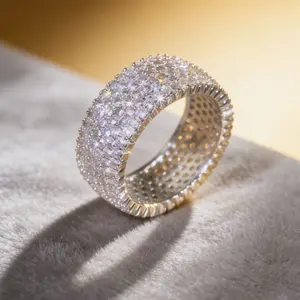 A row ring fully studded with zircon, featuring a minimalist and fashionable style and a 360-degree sparkling design, is suitable for women to wear daily or to add charm to their fingertips at parties and dates.
