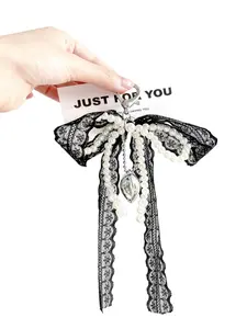 Elegant Lace Bow Bag Charm, Purse Charm, Artificial Beaded Pearl Heart Pendant, Style Keychain for Girls' Daily Bags Decoration, Girly Purse Accessories, Sparkly Bag Charm, Fashion Bag Charms, Stylish Backpack Charm