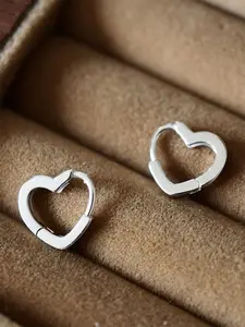 Cute Hollow out Heart Design Hoop Earrings, Trendy Hoop Earrings, Chic Retro All-match Vintage Jewelry As Gift, Heart Shaped Earrings, Fashionable Hoop Earrings