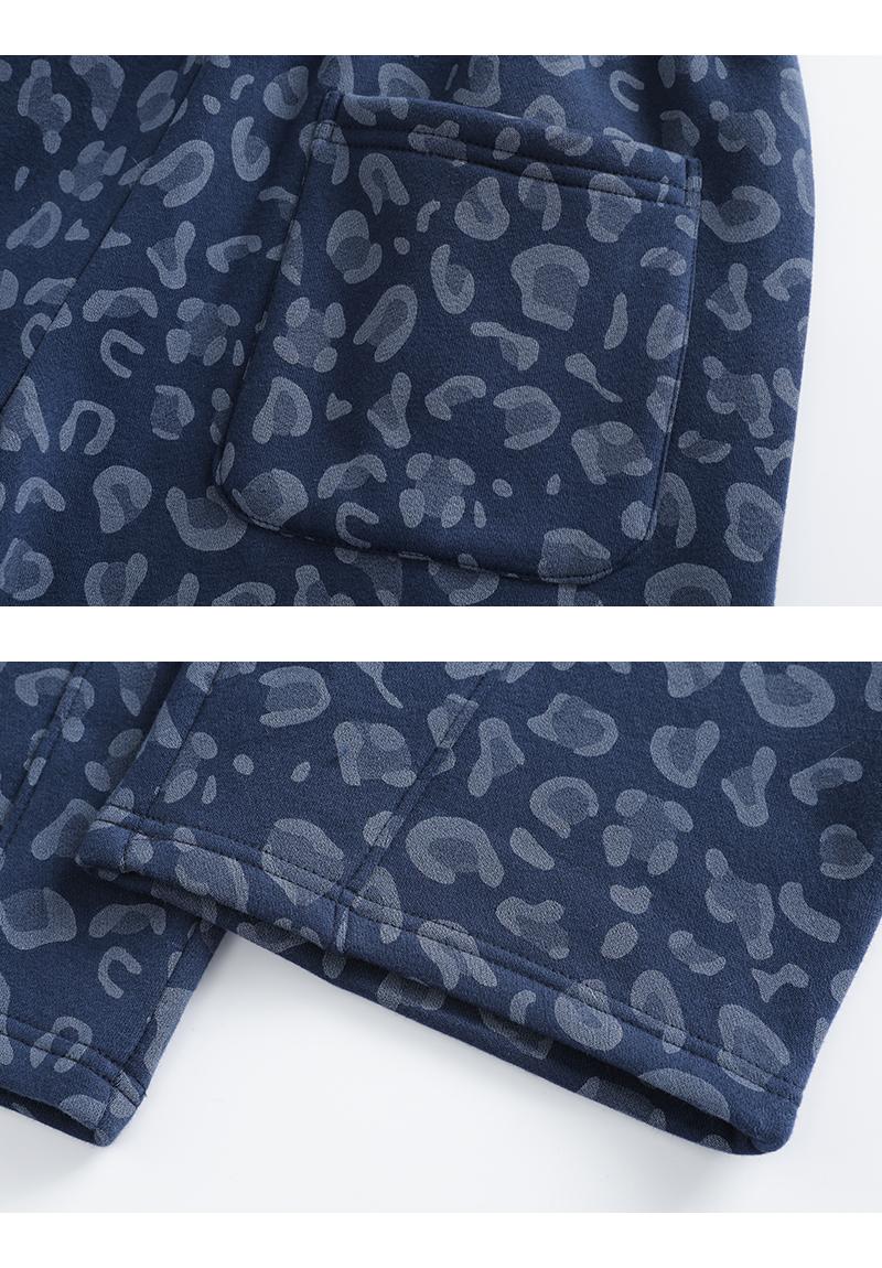 Men’s leopard-print casual trousers with side pockets, lightweight and breathable soft fabric, loose comfortable casual sweatpants, ideal for daily wear and all-year running