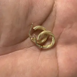 Argollas de oro 10k para mujer tamaño pequeño ideal para regalo