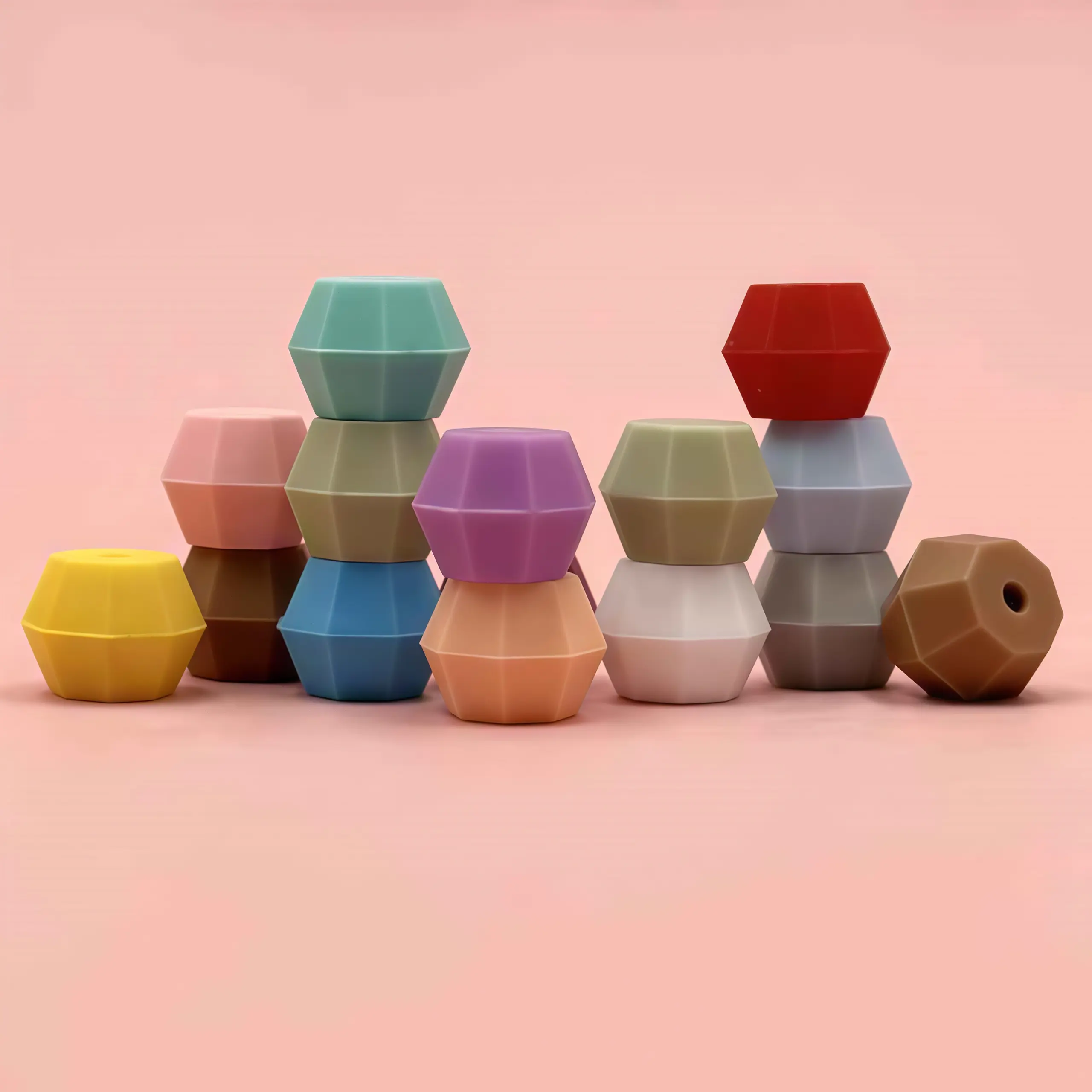 30 pieces - Random color 18mm regular polygon silicone beads, beaded pen loose beads accessories, suitable for DIY to make various handicrafts such as beaded pen strings and so on.