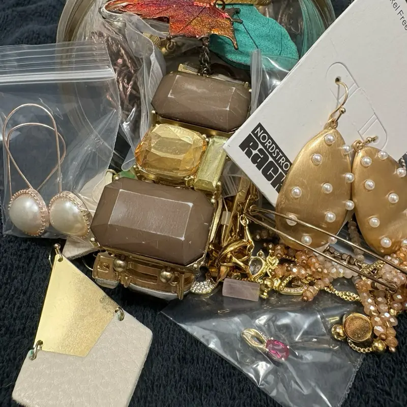 Dodie’s Treasure Jar 005 – Curated Jewelry Collection