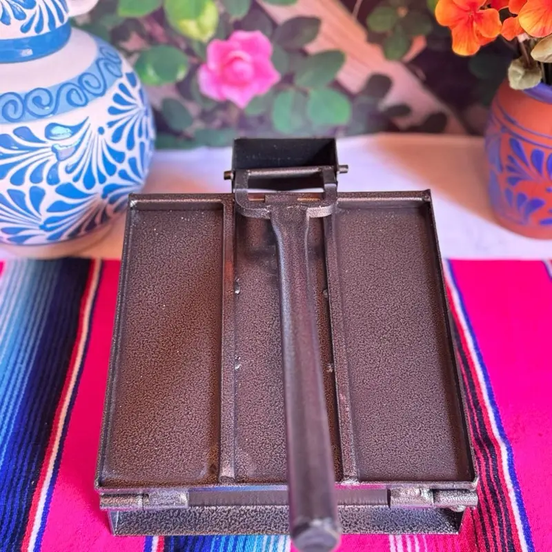 Reinforced Tortilla Press Metallic 9 in Kitchen Tool for Tortilla Making with Unique Design and Functionality Utensils