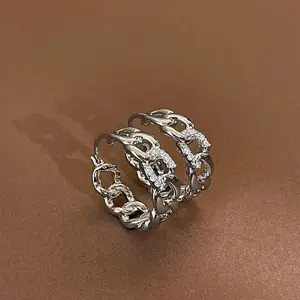 LisiZen European and American Light Luxury High-end Temperament Chain Earrings for Women, Exaggerated Twist Circle Earrings with Unique Design DZEH5166