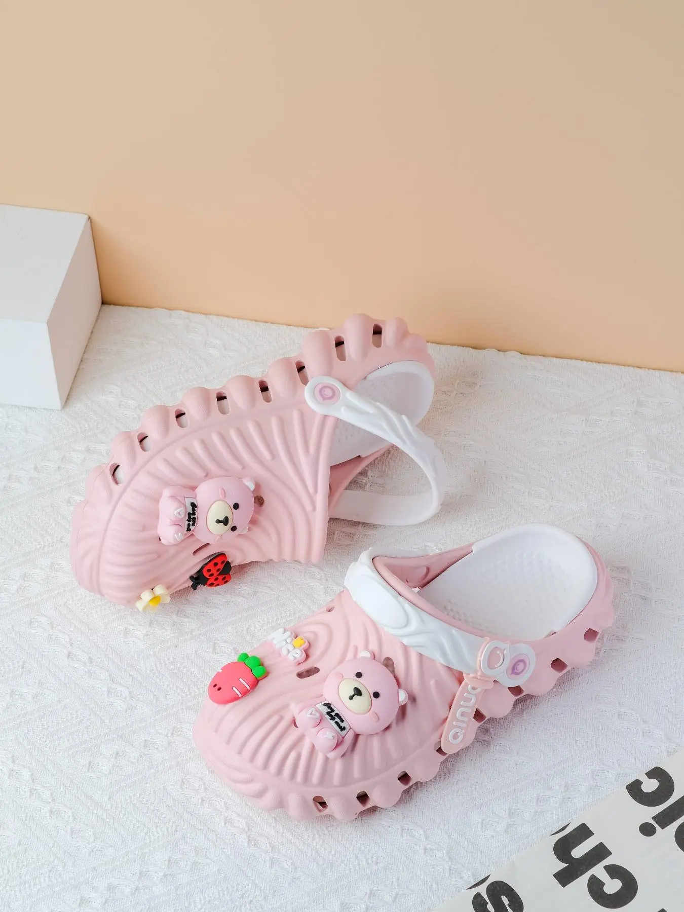 Women's Cute Bear Decor Clogs, Casual Comfortable Breathable Soft Non Slip Clogs, Fashionable Rubber Sandals for Indoor & Outdoor Wear, Footwear, Slipper, Breathable Nonslip, Anti Slip Slippers