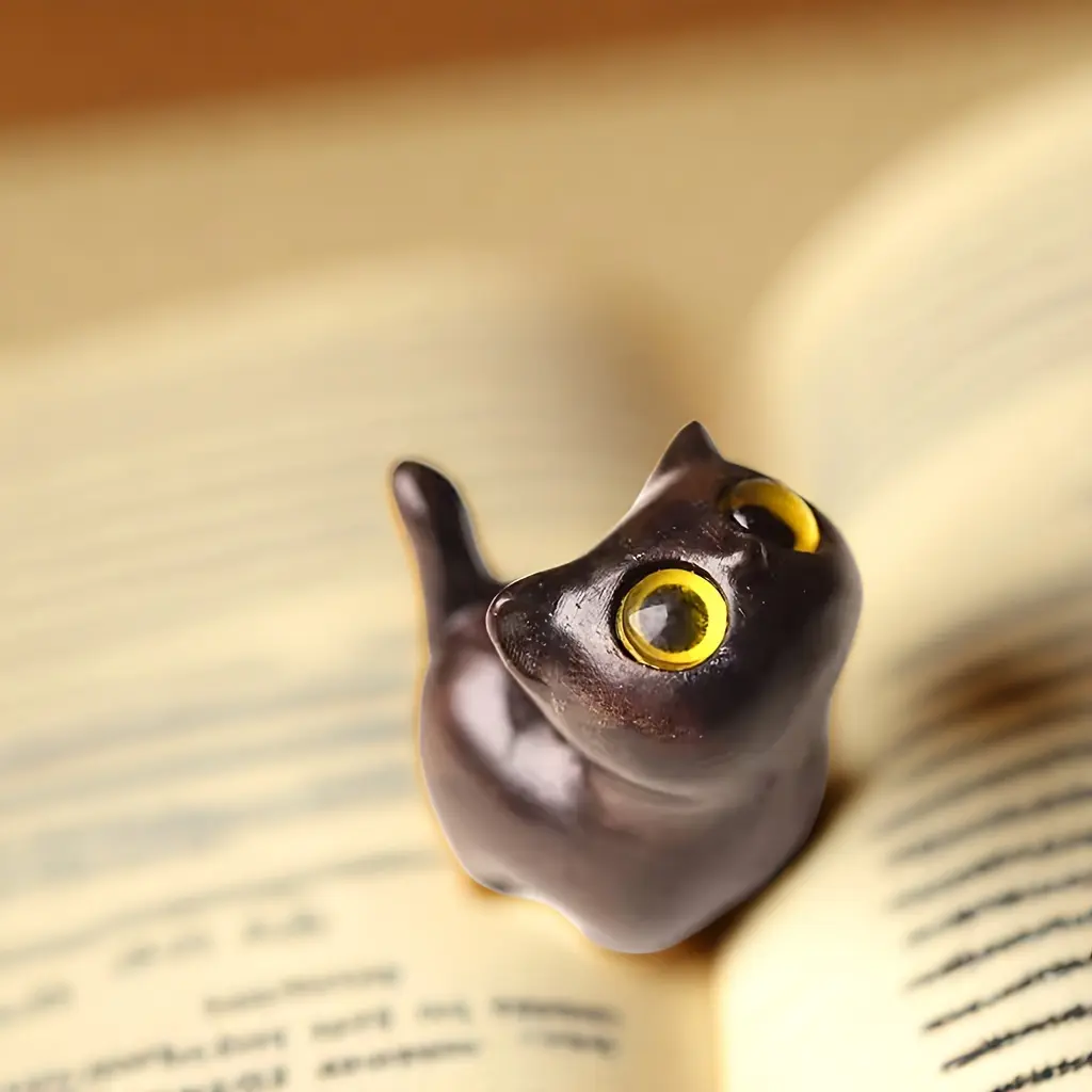 Hand-Carved Wooden Kitten Statue Ornament, Cute Cats in Ebony, Animal Decorations, Pet Cat Decorations for Home & Office, Ideal Valentine's Gift, Cute Desktop Decoration, Decorative Figurines