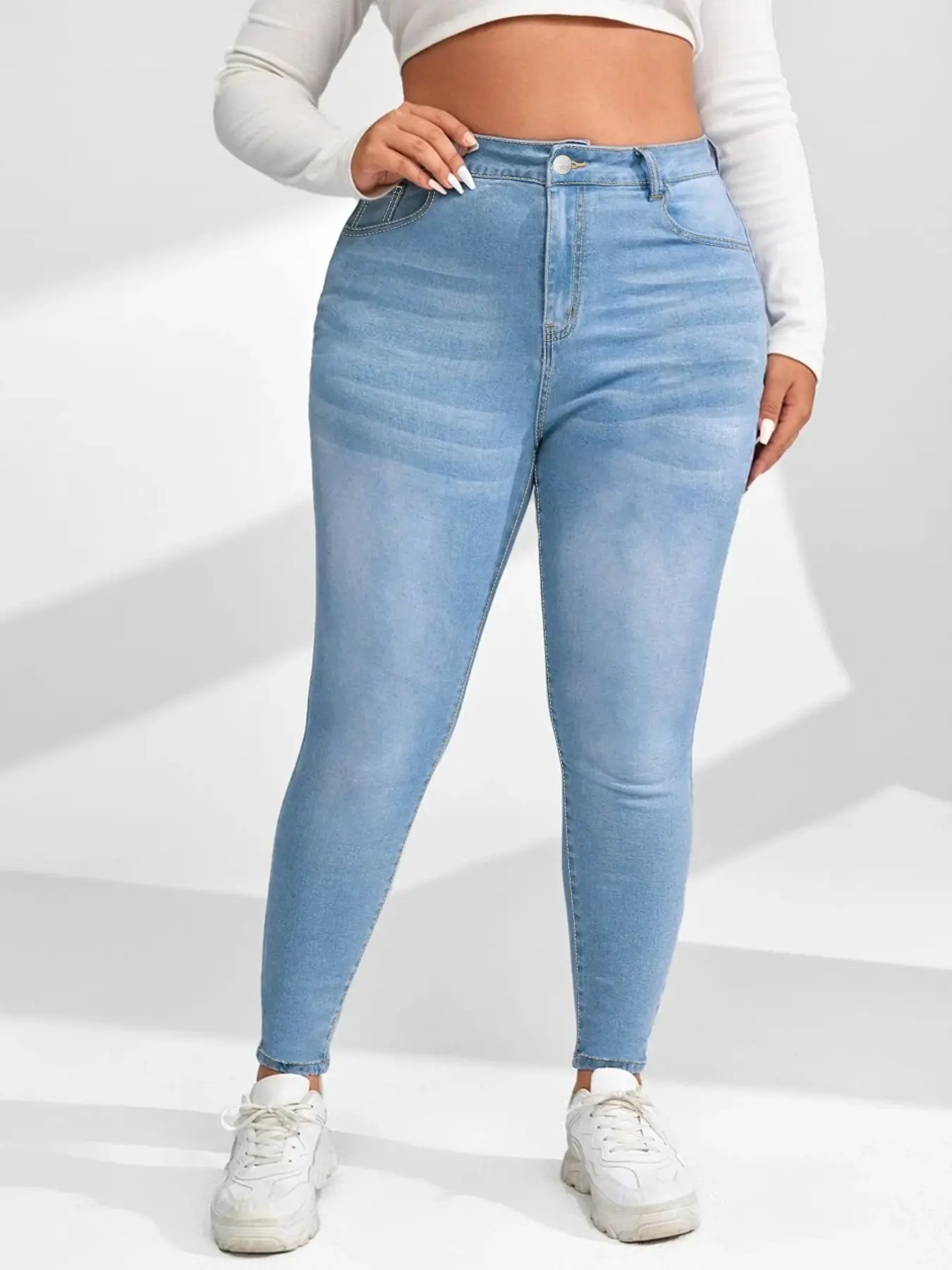 Women's High-Waisted Light Wash Denim Jeans, Light Blue Color Fashionable Slim-Fit Design, All-Season Wear Comfortable Stretch Pants