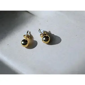 ROUND BALL STUD EARRINGS ROUND BALL STUD EARRINGS