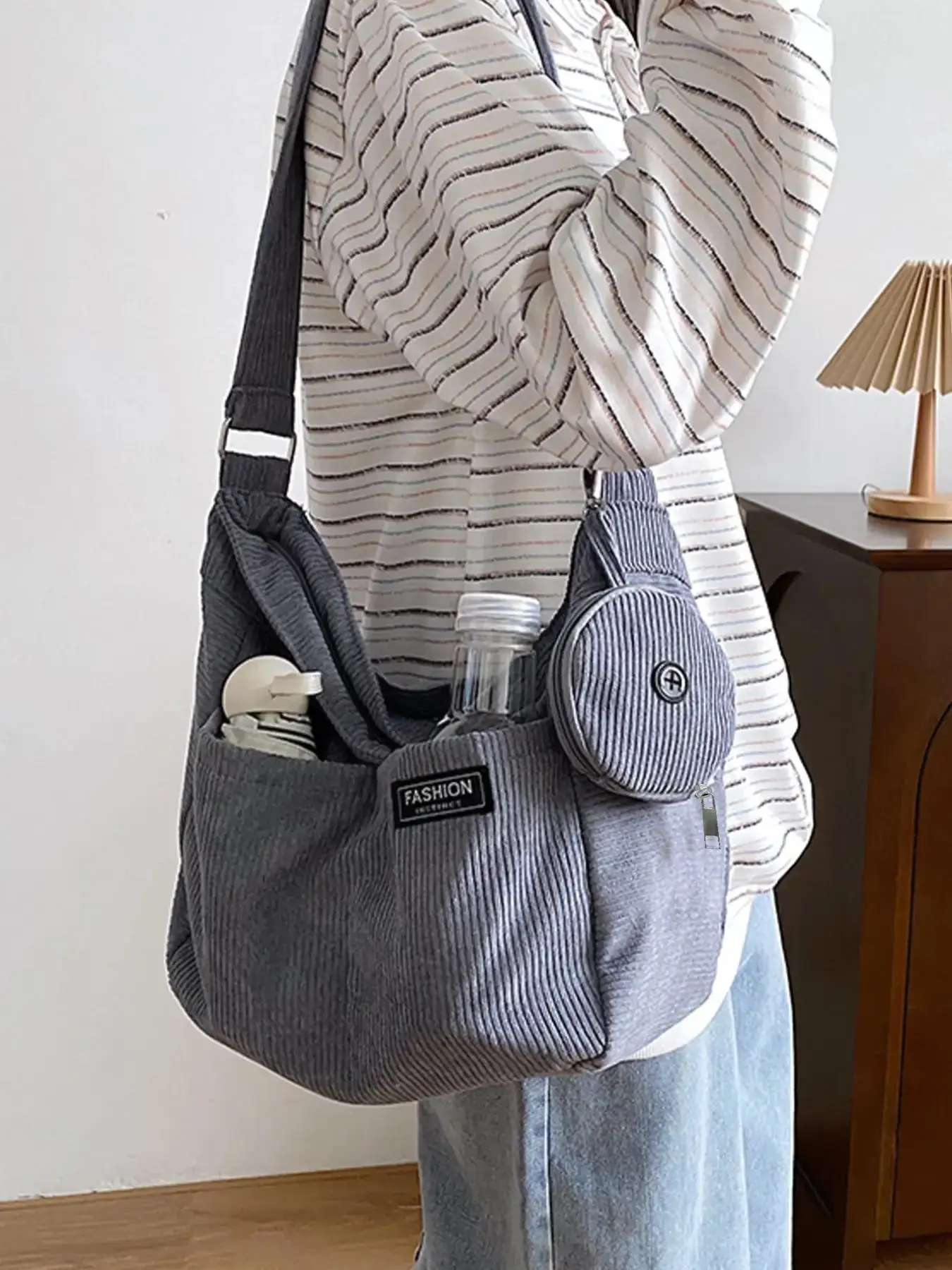 Women's Zip Messenger Bag with Coin Pouch, Solid Color Casual Pocket Design Messenger Bag, Letter Patch Decorated Large Capacity Crossbody Bag for Wor