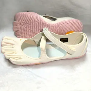 Women's Foldable Five Finger Shoes, Ergonomic Soft Sole Barefoot Flats, Breathable Non-Slip Toe-Separated Sneakers for Yoga Mat Pilates Barre Dance Studio & Indoor Home Workout