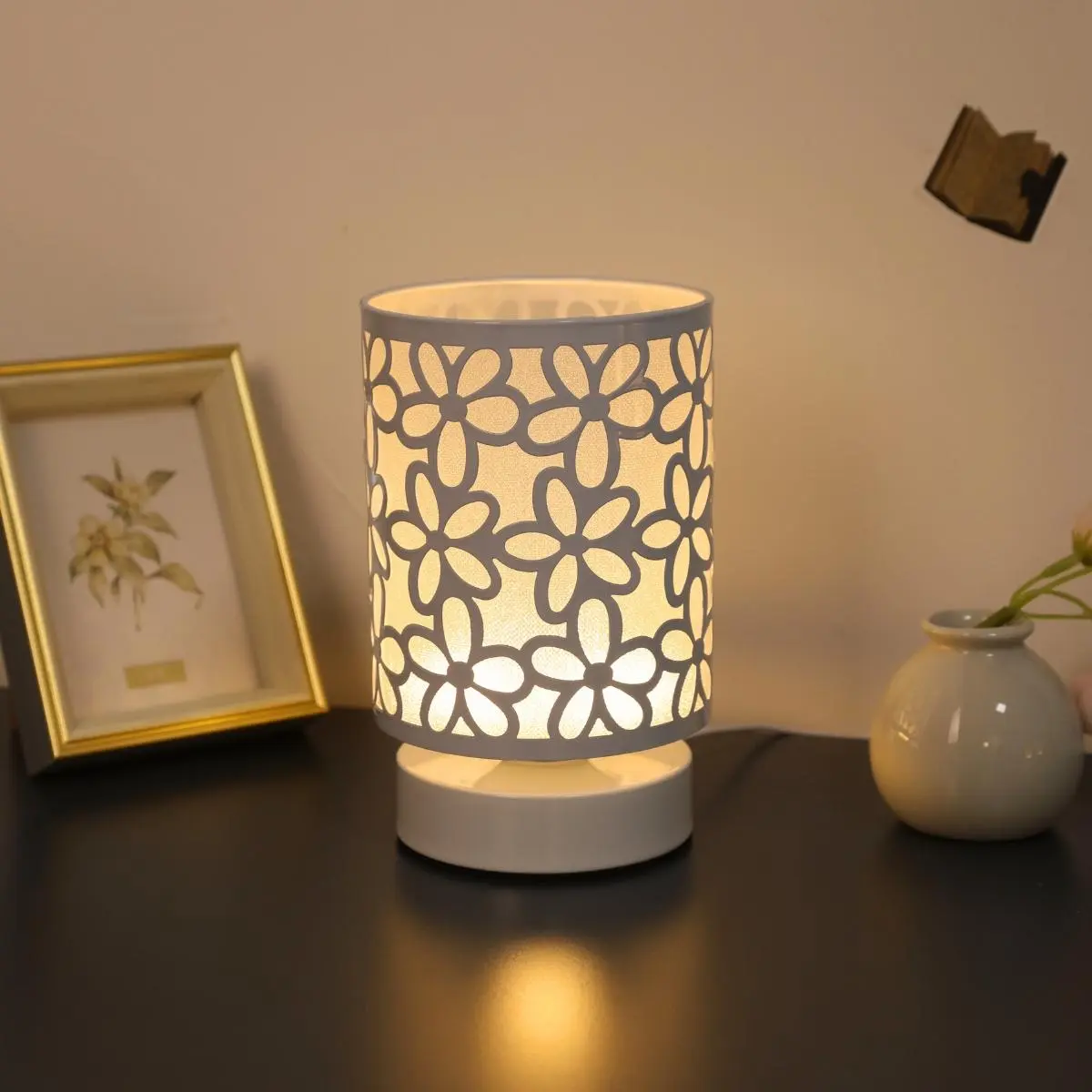 Creative Flower Pattern LED Table Lamp, USB Rechargeable LED Night Light, Decorative Desk Lamp for Bedroom, Living Room, Office, Flower Design Lamp, USB Powered Lamp, Led Decoration Lamp