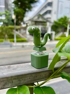 Creative Lizard Snake Button Design 1 Keychain Press to Release Sound and Relieve Stress Green Design with Keychain Essential for Party Gifts Suitable for Office Stress Relief and Bag Decoration