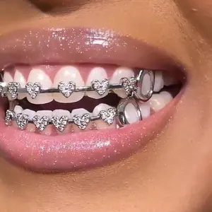 Connection Side Hollowed-out Grillz Copper Inset Synthetic Zirconia Hip Hop Jewelry Grillz Cool Pop Party Gift Lady Grillz Oral