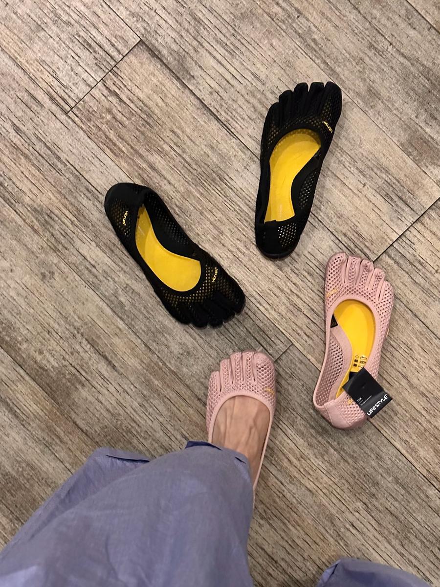 Five-Toe Yoga Shoes – Women's Toe-Separating Mesh Sneakers for Pilates, Running & Dance, Breathable Outdoor Fitness non-slip lightweight breathable comfortable fashion Five-Toe Yoga Shoes – Women's Toe-Separating Mesh Sneakers for Pilates, Running & Dance, Breathable Outdoor Fitness non-slip lightweight breathable comfortable fashion