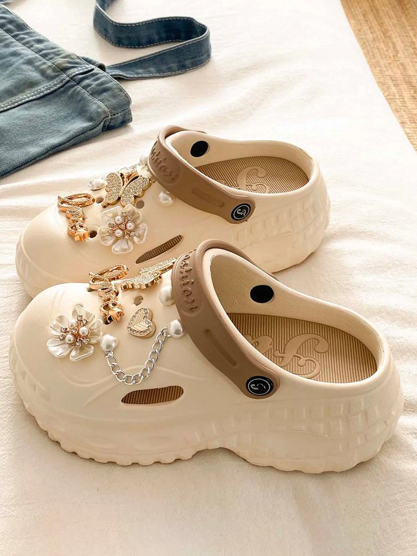 Summer Trendy Sweet Cool Girl Style Open-Toe Holey Shoes for Women, Eva Thick Sole Height-Boosting Fashion Versatile Outdoor Comfortable Beach Sandals, Soft Slipper Sandals, Cool Slippers, Thick Soled Slippers, Casual Slipper Sandals