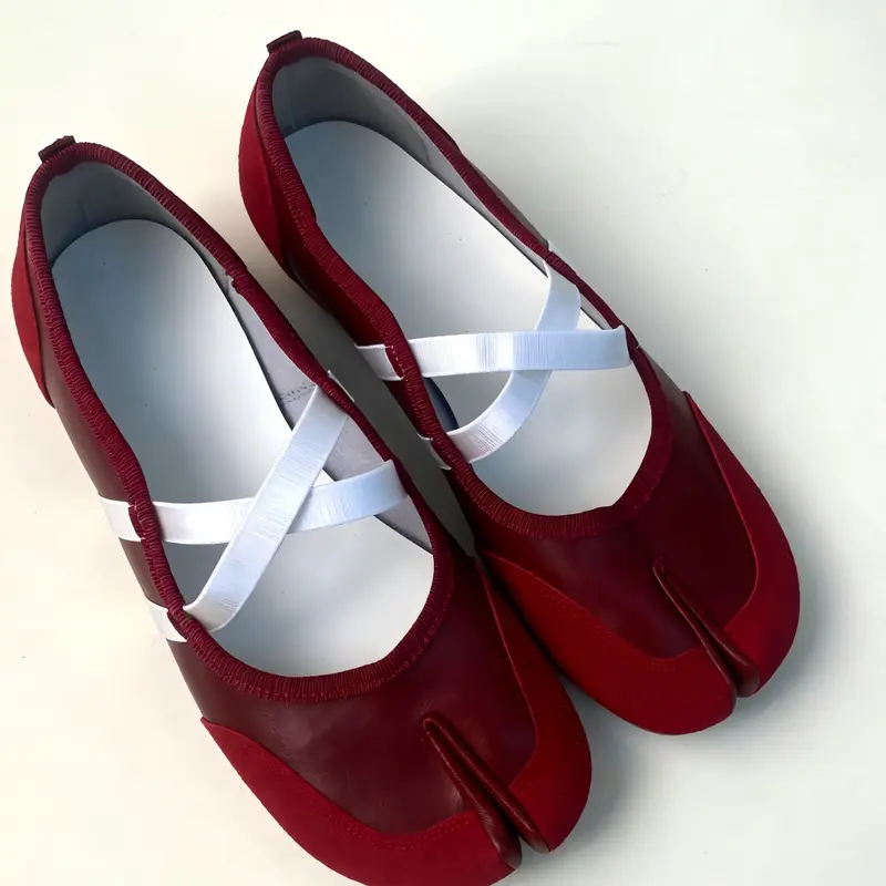 Women's Split Toe Pig Foot Shoes, 2026 New French Style Cross Strap Ballet Flats, 13 Colors, Comfortable Casual Shoes for Travel and Running