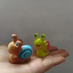 Set of 2 Cute Mini Couple Snail Figurines for Garden Decor, Ideal for Home, Balcony, Outdoor Spaces and Gifts