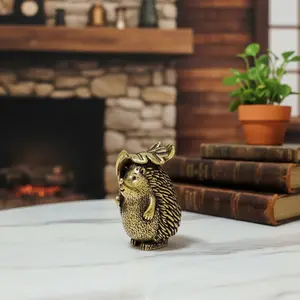 Brass Hedgehog Figurine with Leaf, Cute Creative Animal Statue, Lucky Wealth Tea Pet Ornament for Home Desk, Car Dashboard, Office Decor, Unique Housewarming Gift