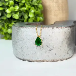 Dainty Emerald Birthstone Necklace - Pear Cut Gemstone Pendant - 18k Gold Necklace - Minimalist Design - Personalized Birthstone Jewelry - Adjustable Chain Length