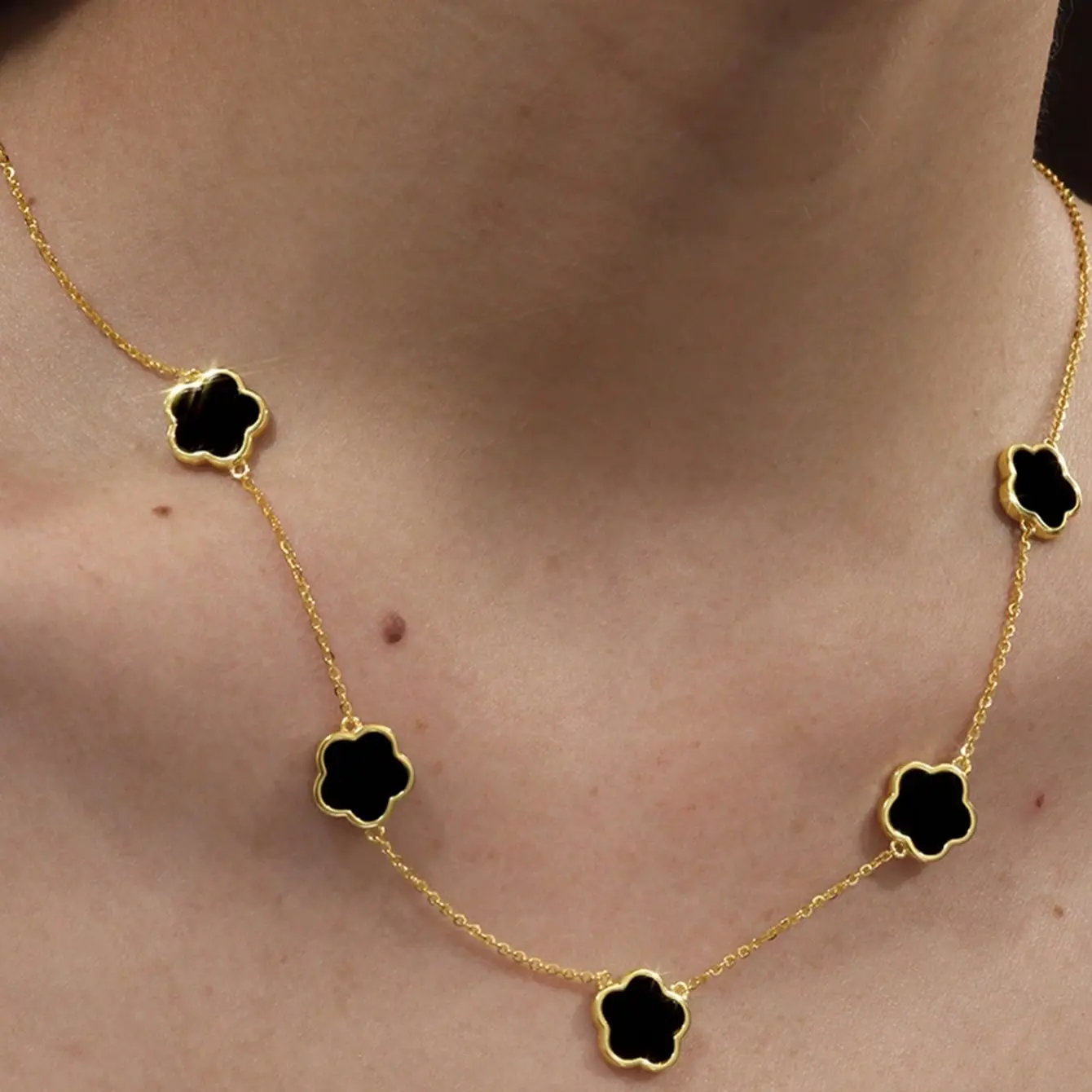 Five-petal Flower Black