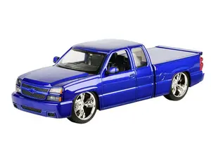 2006 Chevrolet Silverado Extended Cab Custom – Metallic Blue Diecast 1:25 Scale Model - Motormax 79039BL