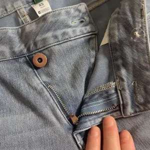 【Creator‘s Pick】Halara Flex Asymmetric Low Rise Zipper Pockets Baggy Wide Leg Washed Casual Jeans