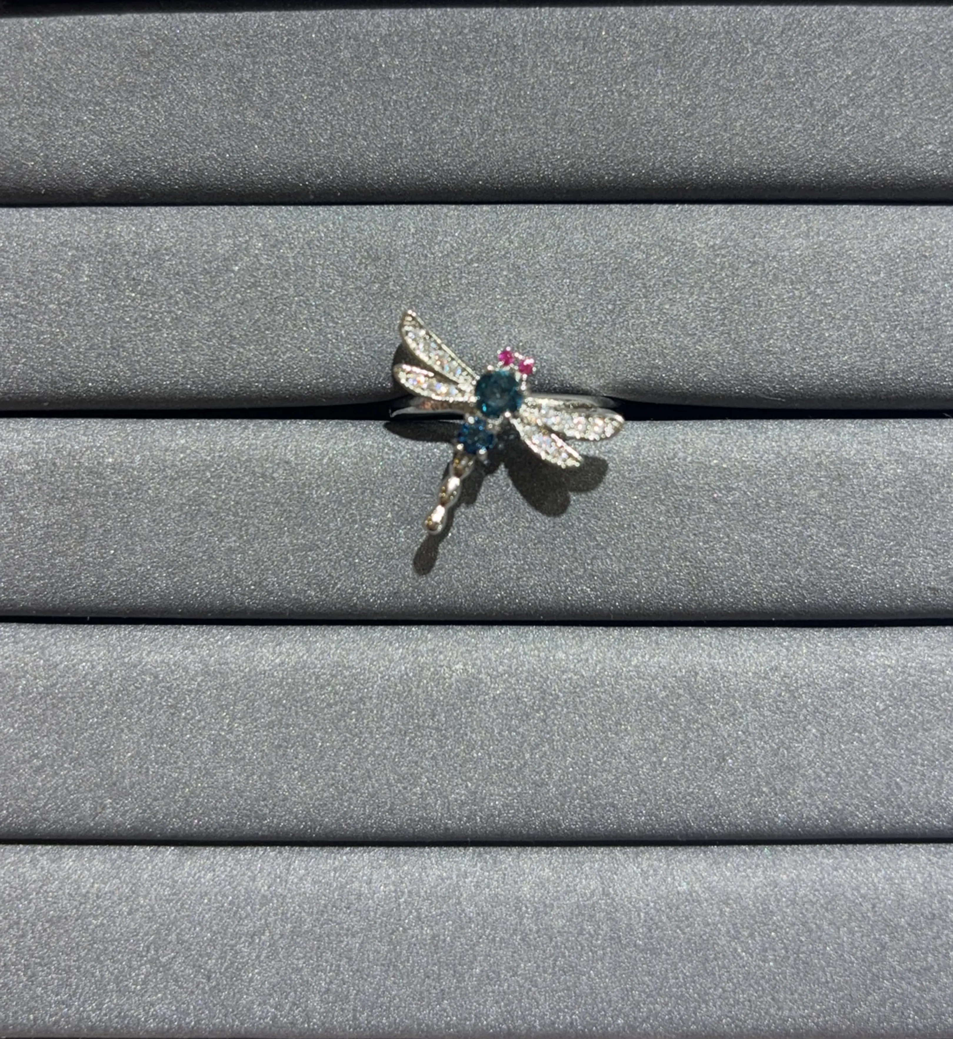 Wen(16751)gc.Dragonfly ring