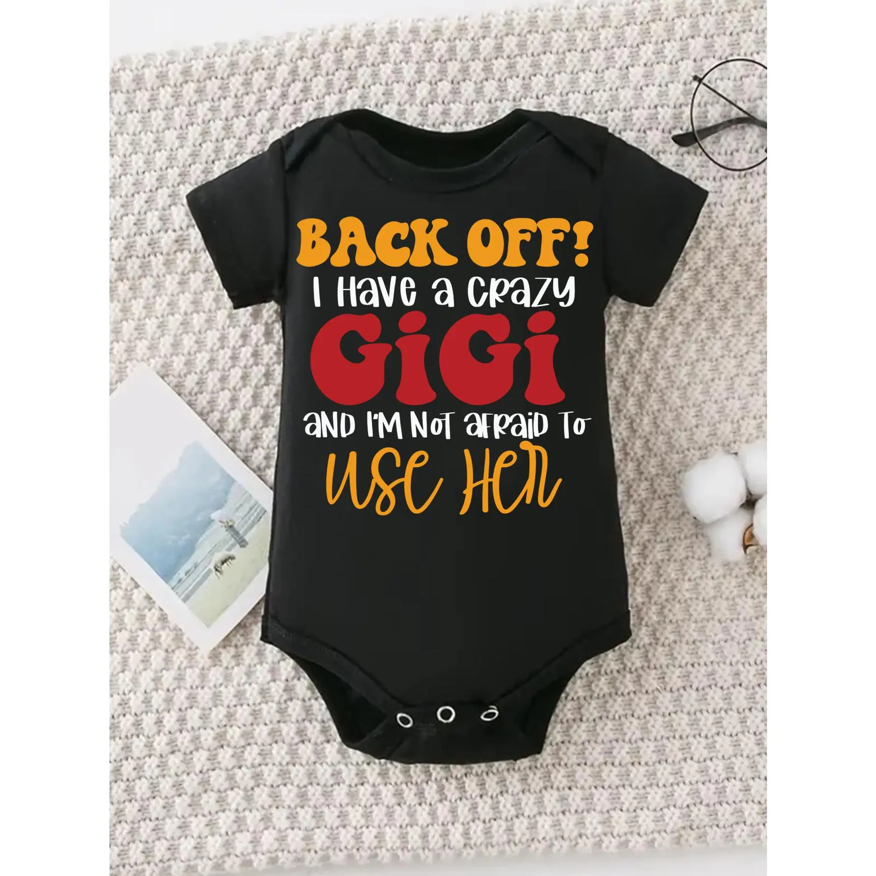 Baby Bodysuit with "Crazy Gigi" Funny Print, Soft Cotton Blend Short Sleeve Design with Tagless Comfort and Snaps for Infants 0-12 Months, Short Sleeves, Onesie, Newborn Baby, Printed, Baby-Safe Unisex Bodysuits & One-Pieces