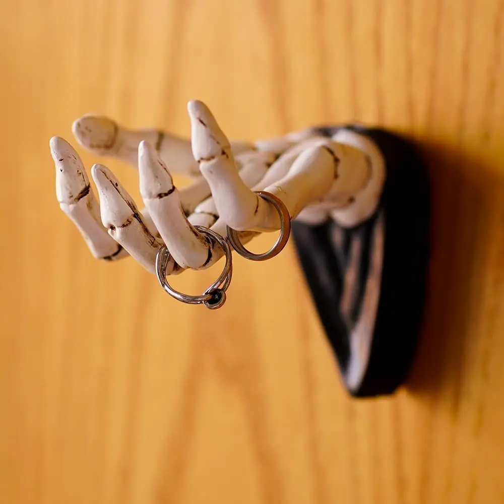 Halloween Skeleton Hand Decorative Hanging Hook Organizer - Wall-Mounted Key Holder for Keys, Jewelry, Bracelets, Gothic Home & Outdoor Decoration, Entryway Accent