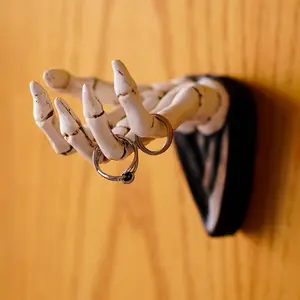 Halloween Skeleton Hand Decorative Hangable Wall-Mounted Organizer, Multifunctional Hooks for Keys, Jewelry, Bracelets, Gothic Home Decor for Entryway, Bedroom