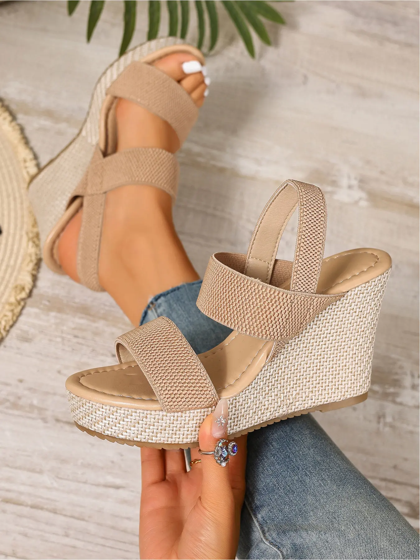 A pair of new large-size women's open-toe, elastic-back, slip-on wedge sandals for outdoor wear, stylish, Fashion, simple, Elegant, comfortable, lightweight, suitable for daily commuting, with a thick sole