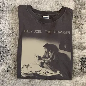 Comfort Colors Vintage Billy Joel The Stranger T-Shirt – Casual Music Outings – Distressed Halftone Design – Subtle Gift for Longtime Fans