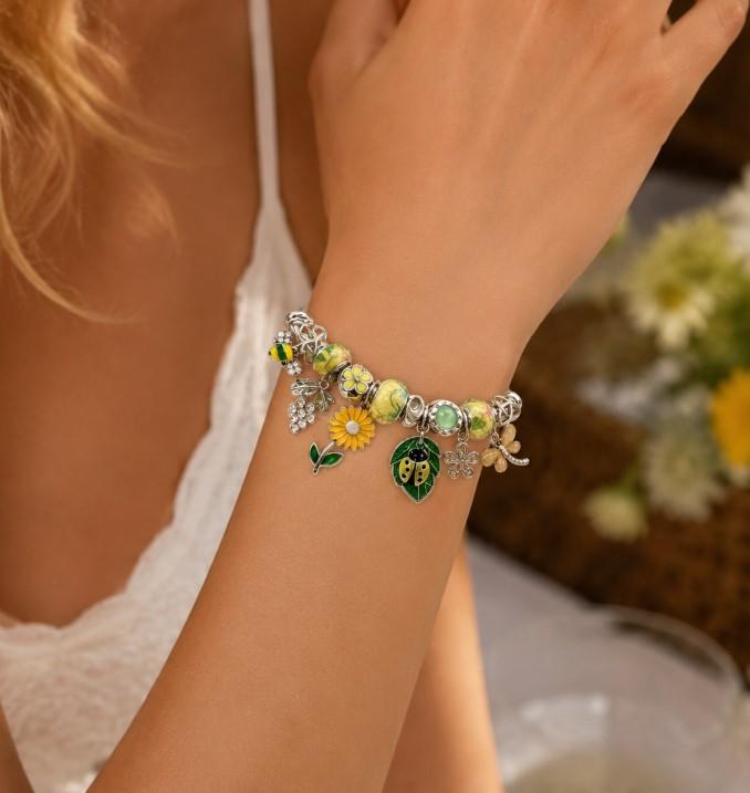 Spring Nature Charm Bangle, Silver Plated Cable Wire Bracelet with Ladybug, Daisy, Bee & Dragonfly Charms, Fashion Jewelry Gift for Women Spring Nature Charm Bangle, Silver Plated Cable Wire Bracelet with Ladybug, Daisy, Bee & Dragonfly Charms, Fashion Jewelry Gift for Women